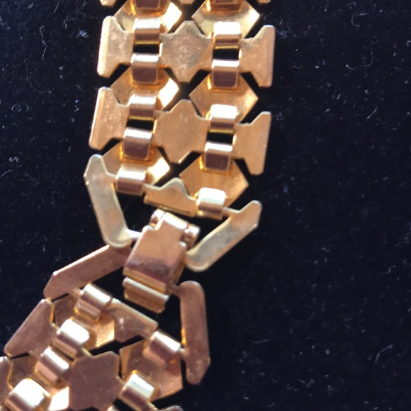 Golden necklace - Picture 3 of 6